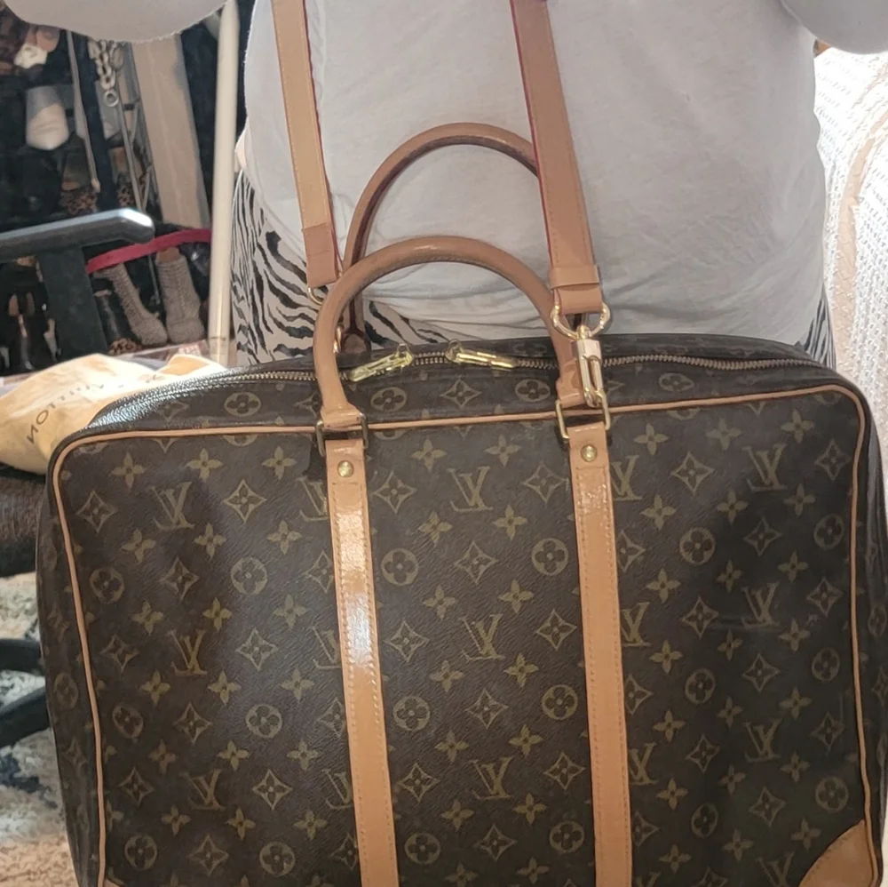 Louis Vuitton AUTHENTIC Sirius travel Bag